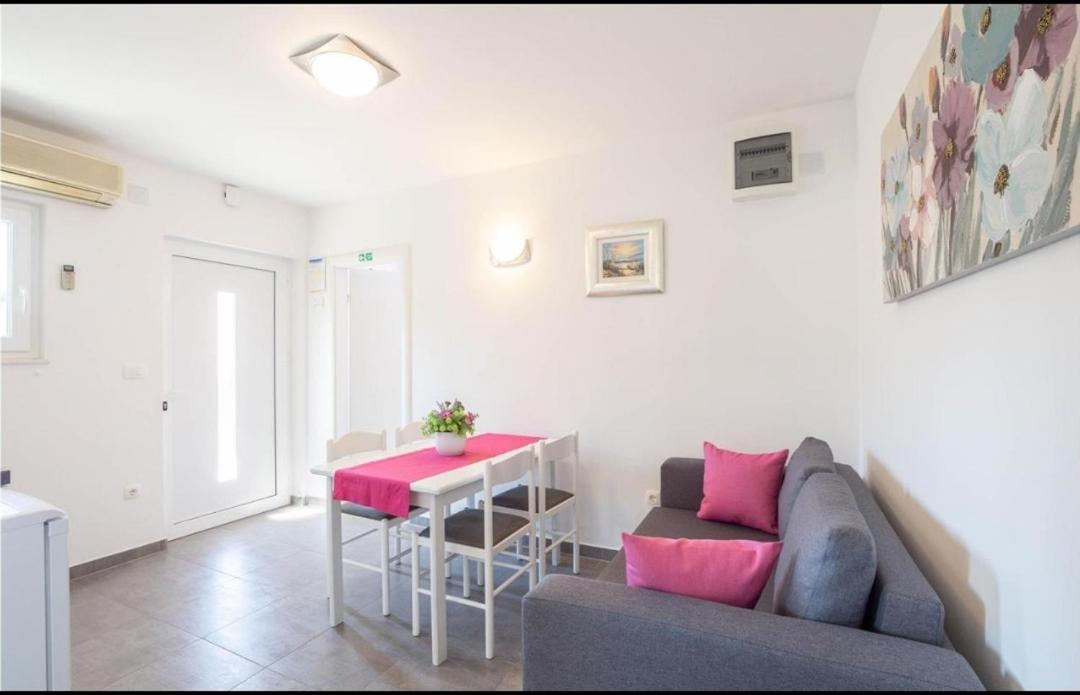 Apartment Nina Podstrana Exteriér fotografie